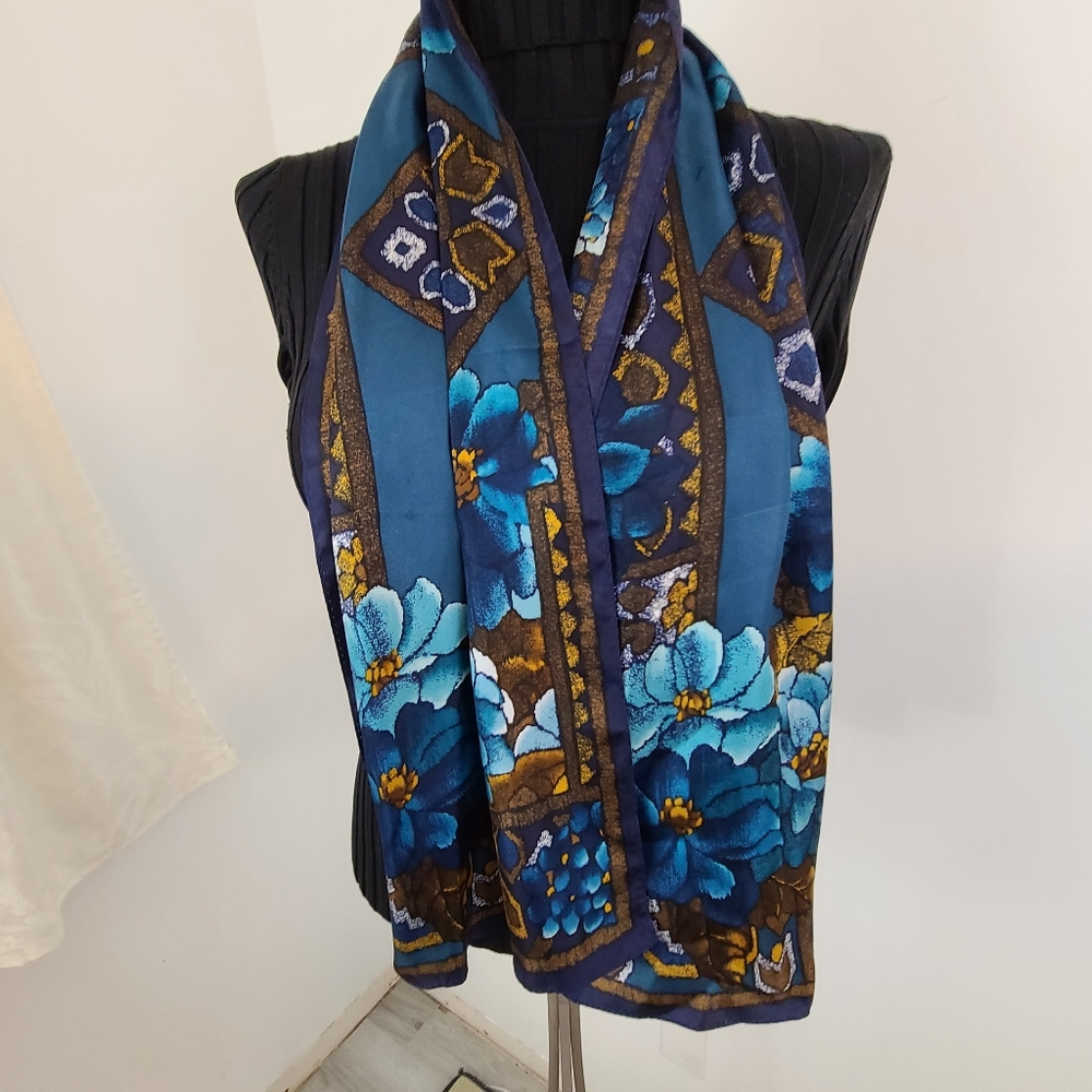 Gorgeous Adrienne Landau Studios Scarf